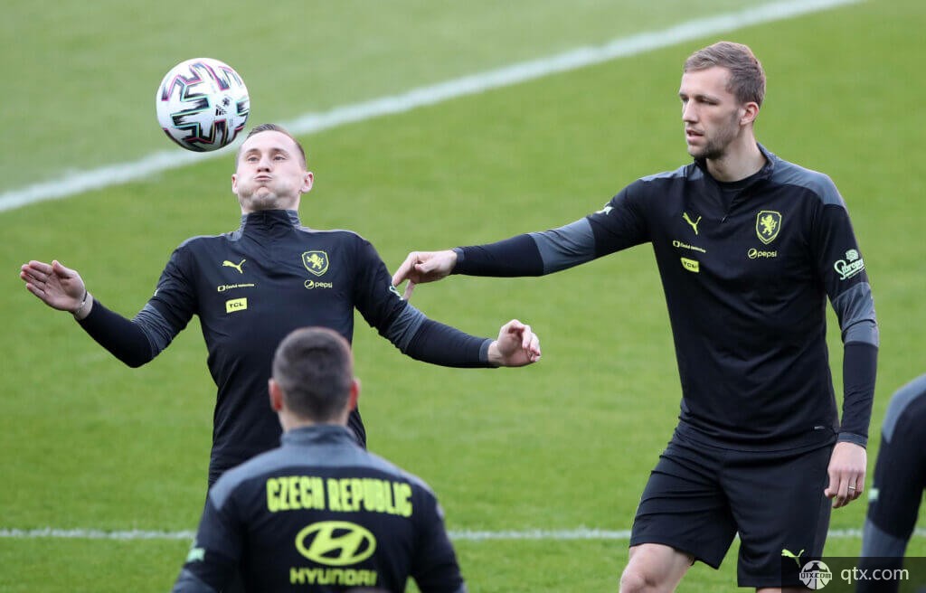 因伤缺席 因伤缺席