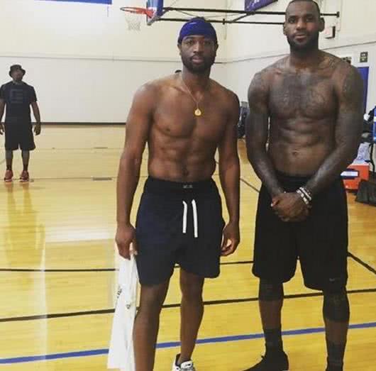 整个比赛的 整个比赛的