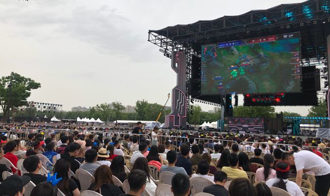 据一席之地 据一席之地